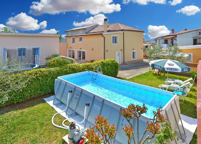Ferienhaus Mit Privatpool Fuer 4 Personen Ca 30 Qm In Pula, Istrien Istrische Riviera