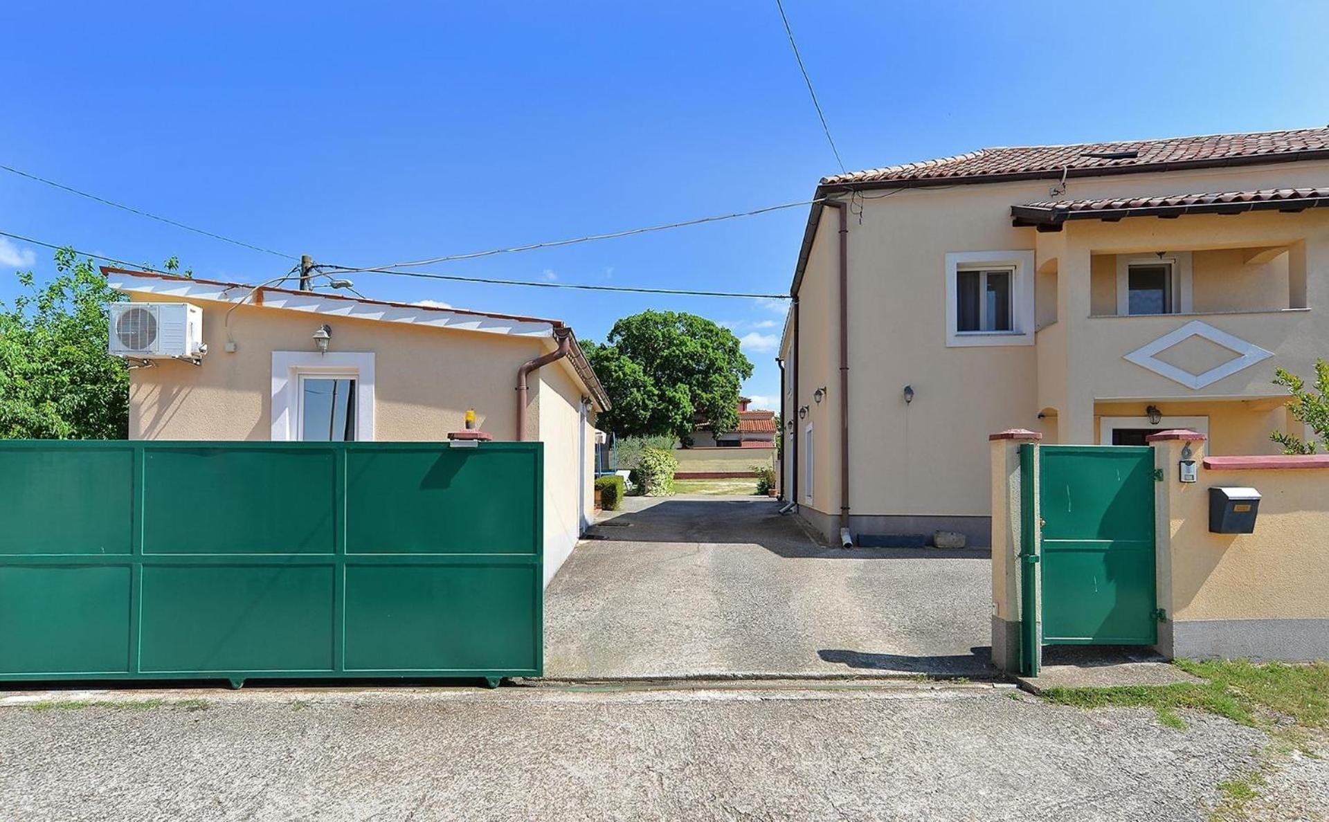 Mit Privatpool Fuer 4 Personen Ca 30 Qm In Pula, Istrien Istrische Riviera Vikendica